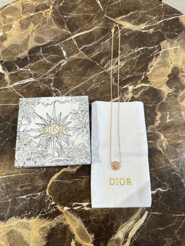 DIOR