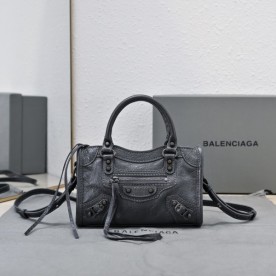 [발렌시아가] CITY NANO 파우치 체인 숄더백