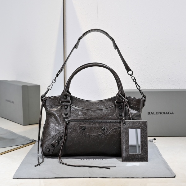 [발렌시아가] LE CITY 파우치 체인 숄더백