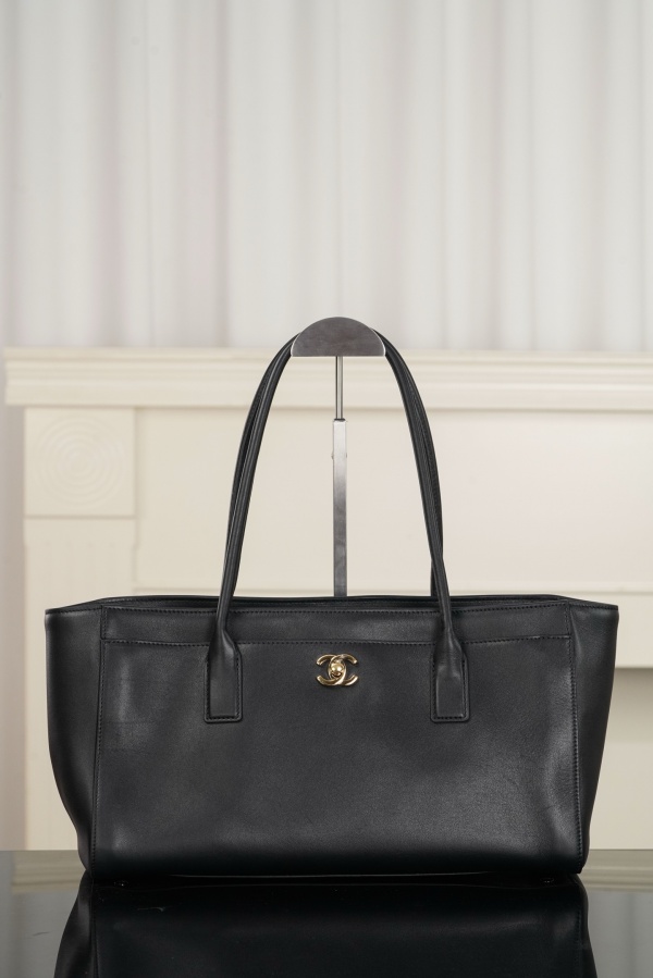 [샤넬] 신상 26S CARF TOTE 토트백