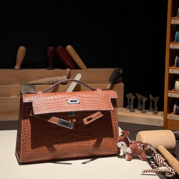 {에르메스} 엘리게이터 켈리 포쉐트 Alligator Kelly Pochette