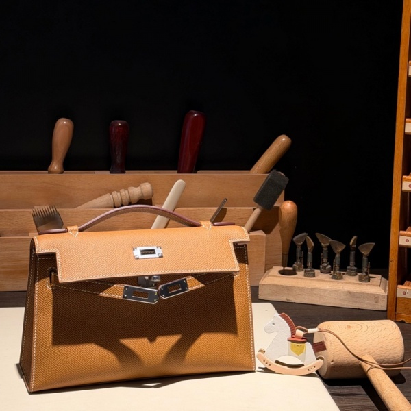 {에르메스} 앱송 켈리 포쉐트 Epsom Kelly Pochette