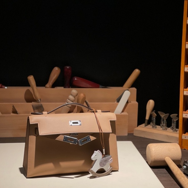 [에르메스] 스위프트 켈리 포쉐트 Swift Kelly Pochette