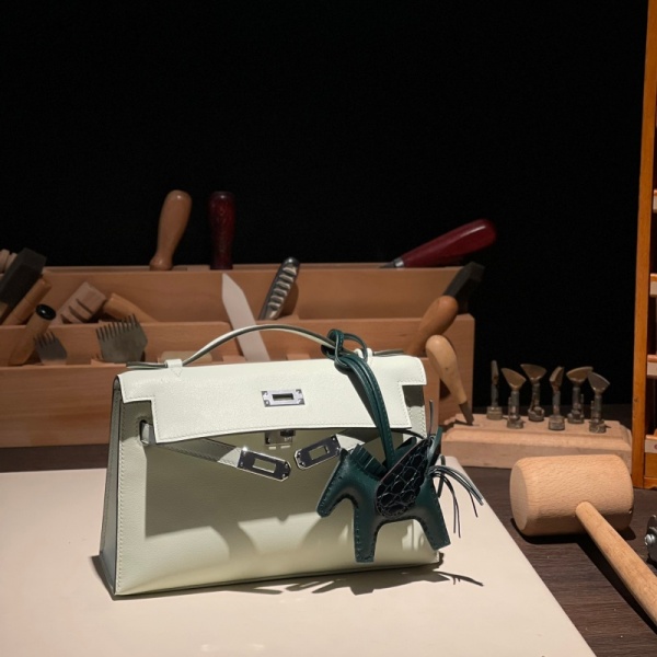 [에르메스] 스위프트 켈리 포쉐트 Swift Kelly Pochette