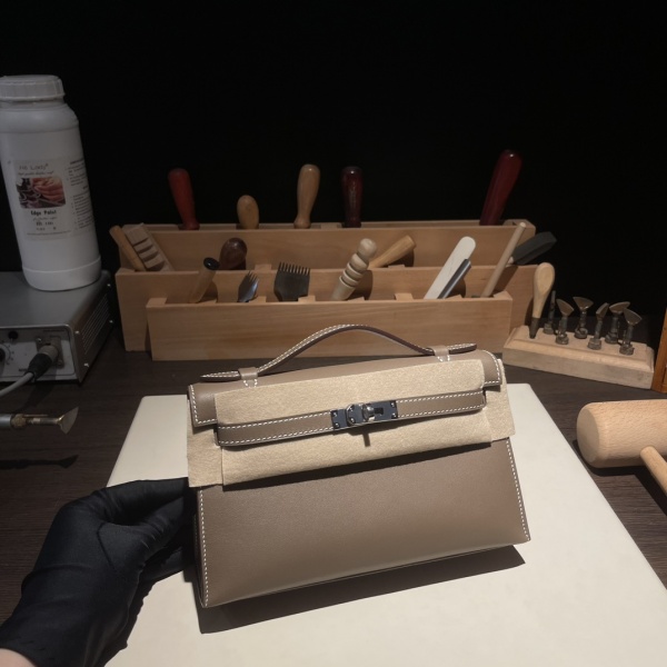 [에르메스] 스위프트 켈리 포쉐트 Swift Kelly Pochette