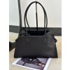 [더로우] 마고 숄더백 12 THE ROW EW Margaux 12 Shoulder bag (새들 가죽)