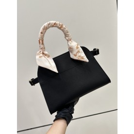 [더로우] 마고백 10 THE ROW Margaux bag 10 (새들 가죽)