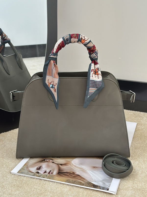 [더로우] 마고백 12 THE ROW Margaux bag 12 (새들 가죽)